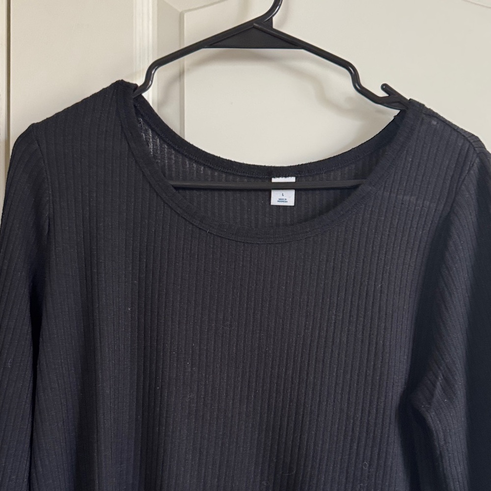 Old Navy Classic Black Ribbed Long Sleeve Top / G35 - Picture 2 of 4